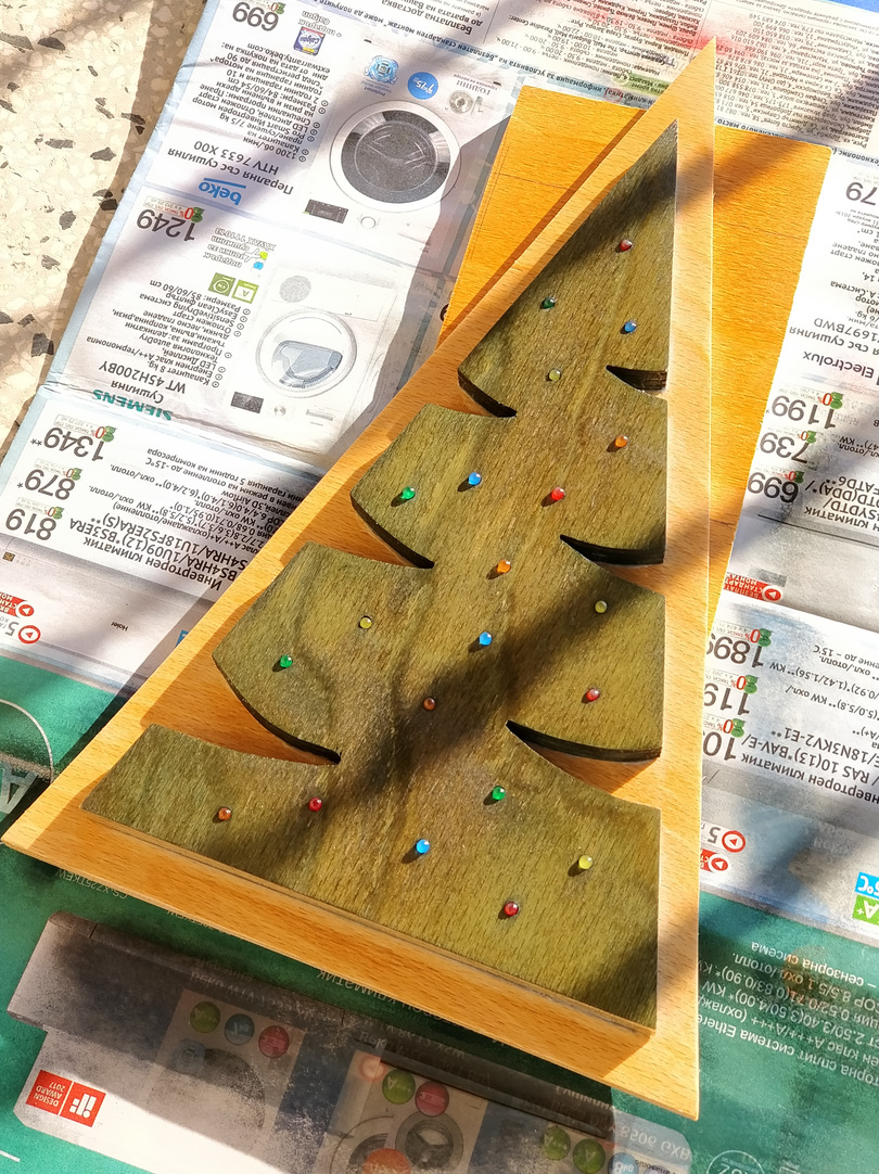 diy-christmas-tree-finished